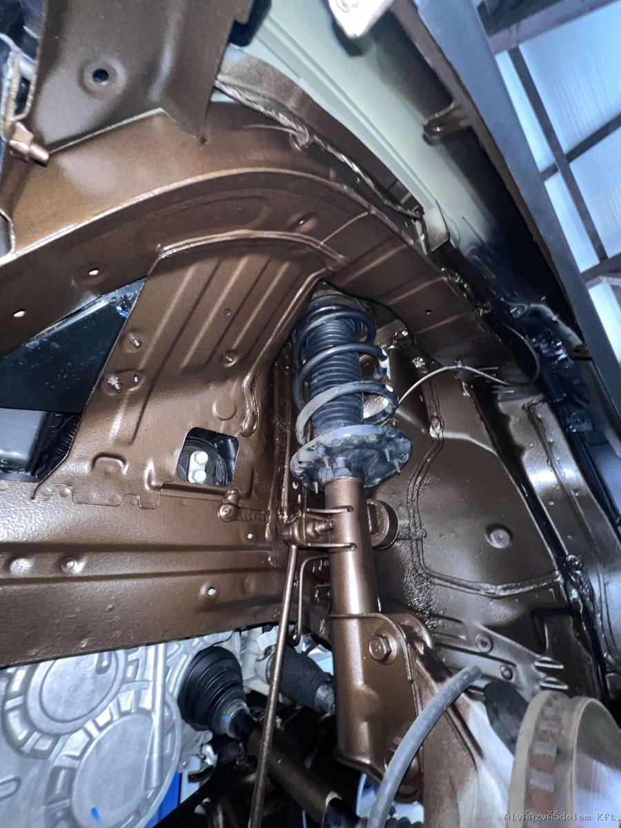 Kerékjárati ív, rugó kitakarása