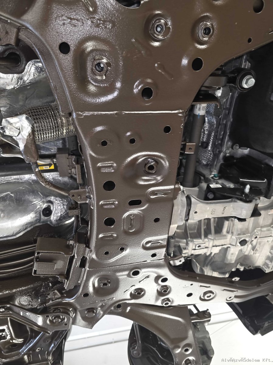 Lengőkarok levédve, motor nincs összefújva